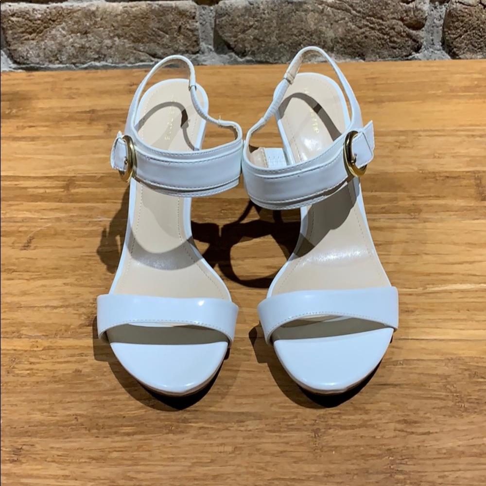 LIZ CLAIBORNE WHITE SANDAL HEELS